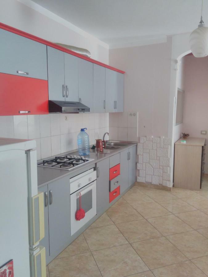 Queen Hostel Дуррес Екстер'єр фото